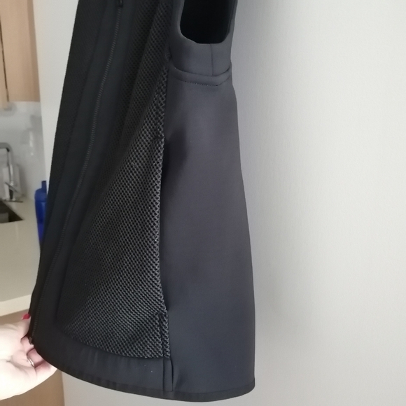 Lululemon The Spaces in Between Black Mesh Vest with Hood Small - Picture 9 of 16